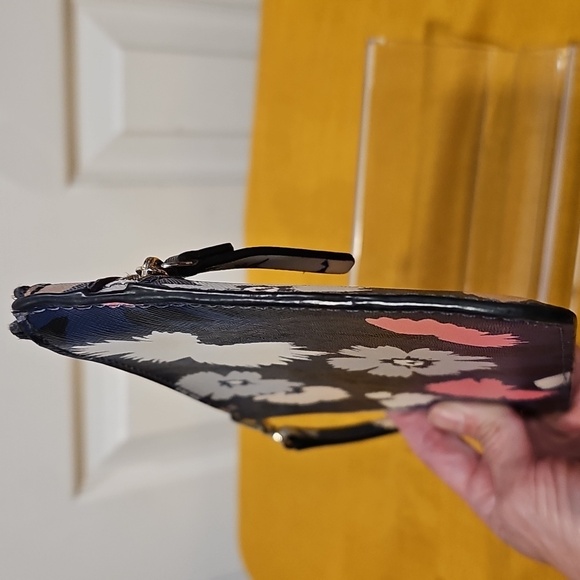 Kate Spade Gala Floral Tinie Wristlet EUC - Picture 8 of 10